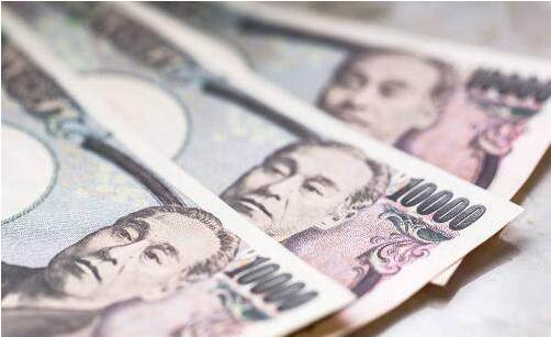 Japanese Who Love To Use Cash Embrace Sweep Qr Code Chinese Tourists Help A Lot Paypay Me